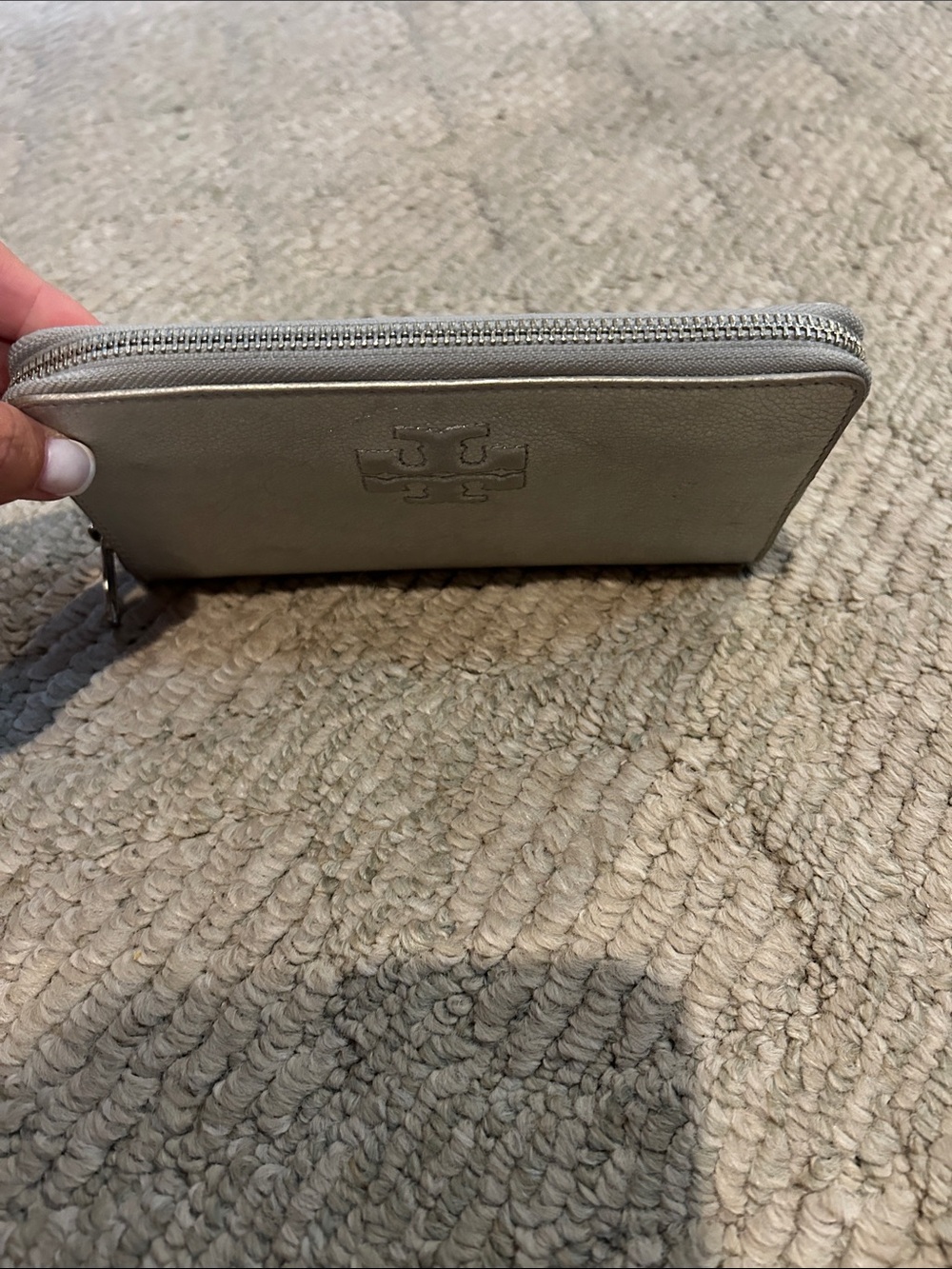 Tory Burch Silver Metallic Zip-Around Wallet - Picture 3 of 10